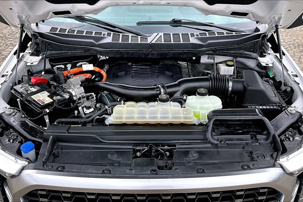 Certified 2022 Ford F150 Platinum w/ Equipment Group 701A High AWD/4WD image 10