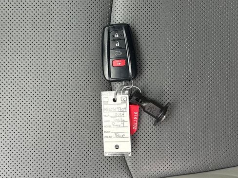 Used 2024 Toyota RAV4 Limited image 29