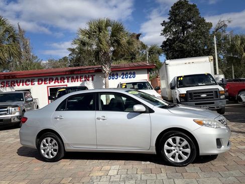 Used 2013 Toyota Corolla LE Special Edition image 3