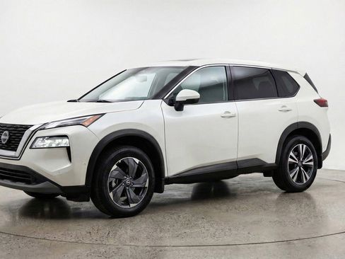 Used 2025 Nissan Rogue SV FWD image 3