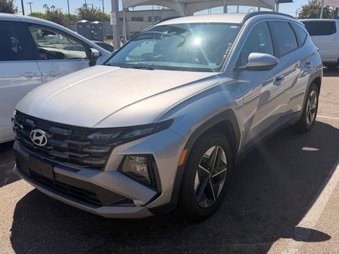 Used 2025 Hyundai Tucson SEL FWD image 2