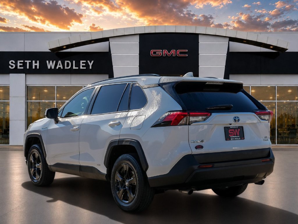 Used 2019 Toyota RAV4 LE AWD/4WD image 5
