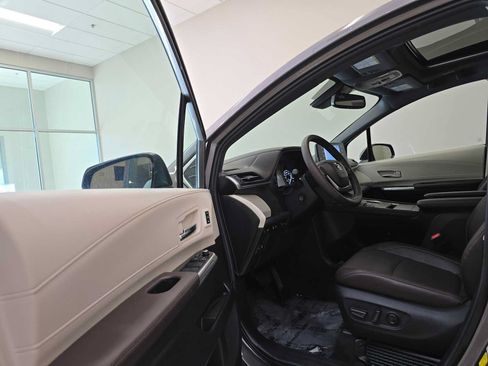 Certified 2024 Toyota Sienna Platinum AWD/4WD image 24