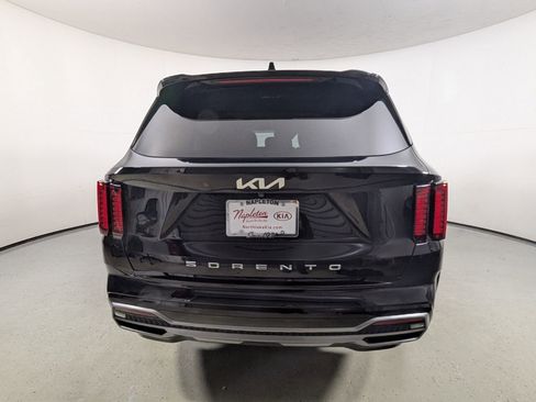 Used 2022 Kia Sorento S w/ Panoramic Sunroof Package image 6