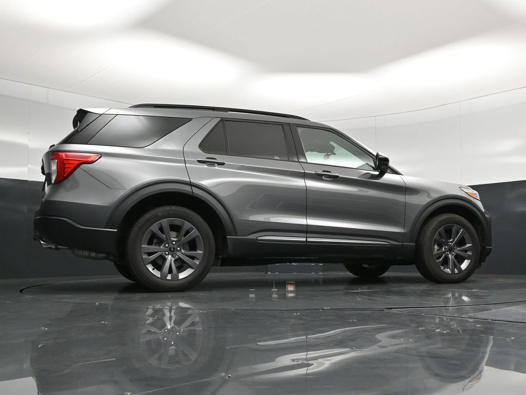 Used 2023 Ford Explorer XLT w/ Equipment Group 202A AWD/4WD image 52