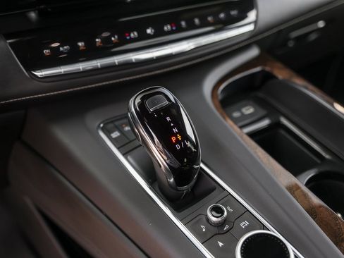 Used 2024 Cadillac Escalade Premium Luxury Platinum image 19