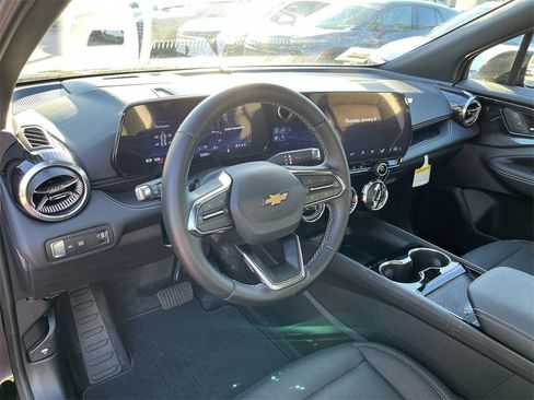 New 2025 Chevrolet Blazer EV LT image 10