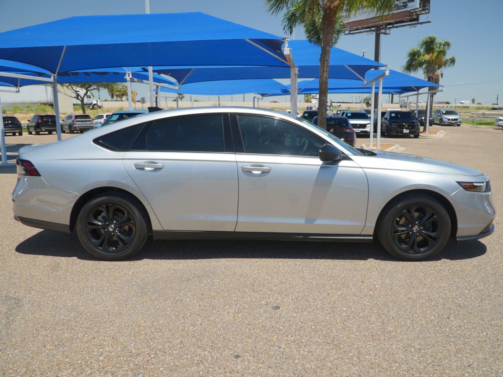 Used 2025 Honda Accord SE image 9