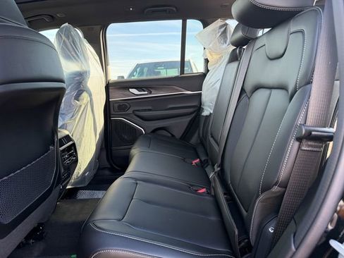 New 2026 Jeep Grand Cherokee Limited w/ Limited Altitude Package AWD/4WD image 22