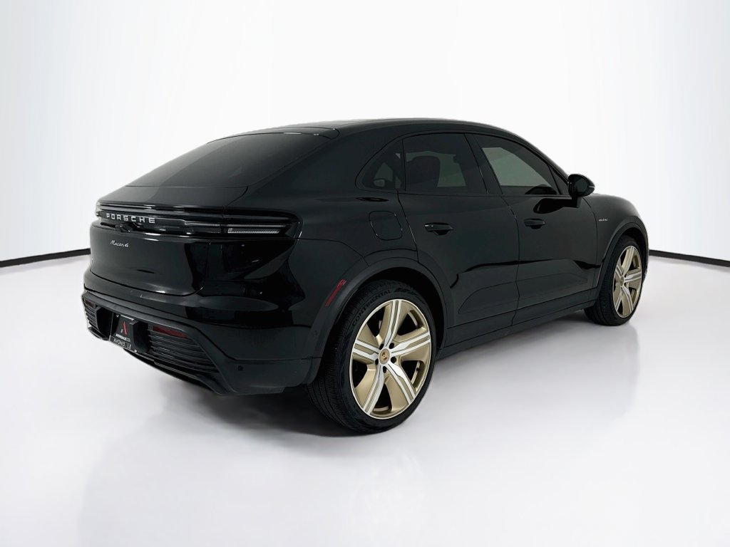Certified 2024 Porsche Macan 4 Electric AWD/4WD image 7