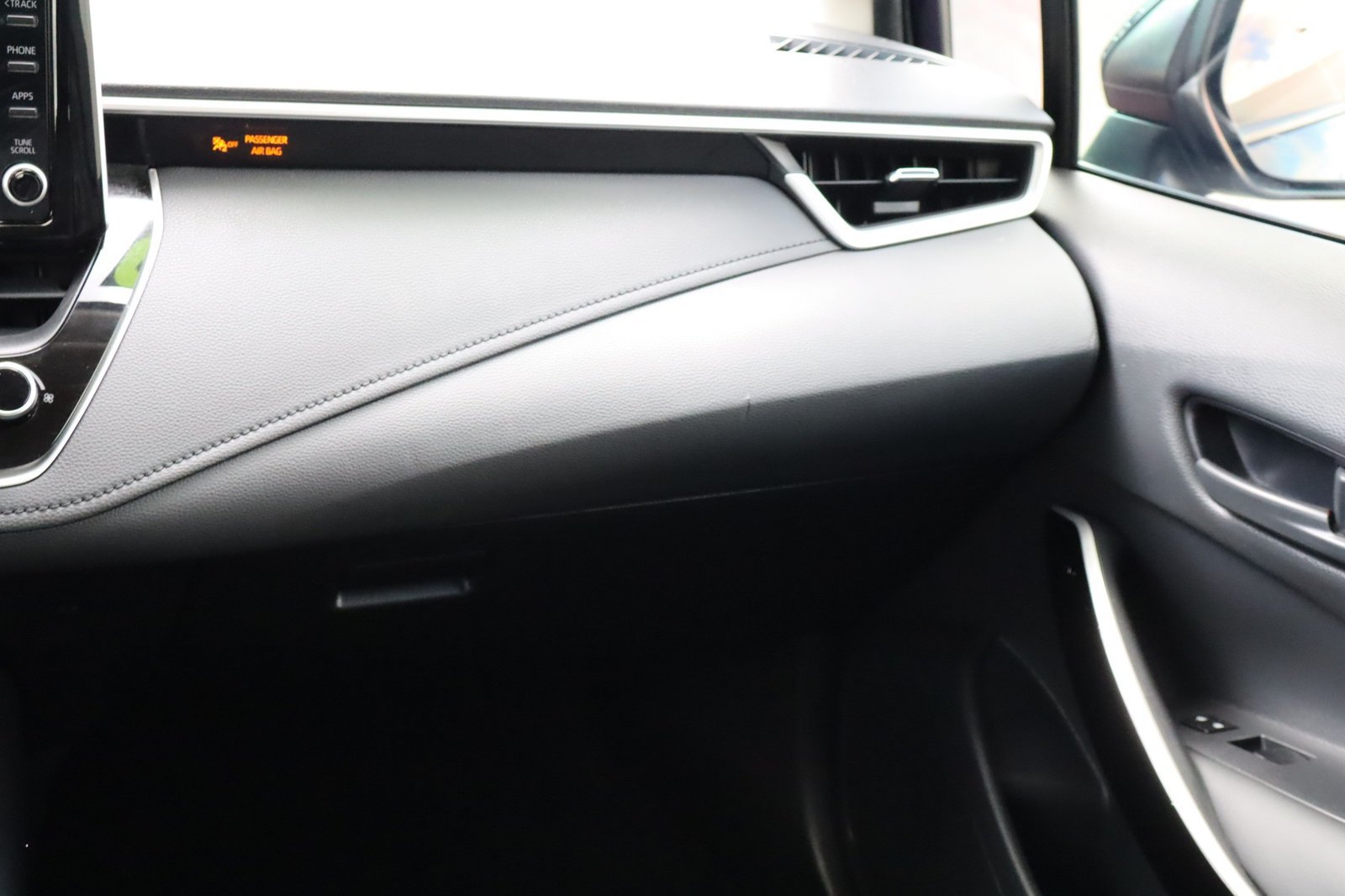 Used 2022 Toyota Corolla LE w/ Premium Interior Package FWD image 31