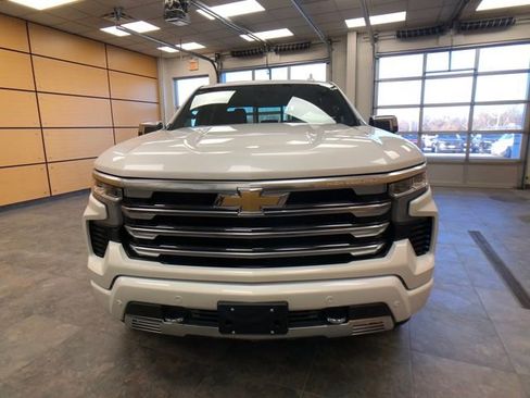 Used 2024 Chevrolet Silverado 1500 High Country w/ Technology Package image 2