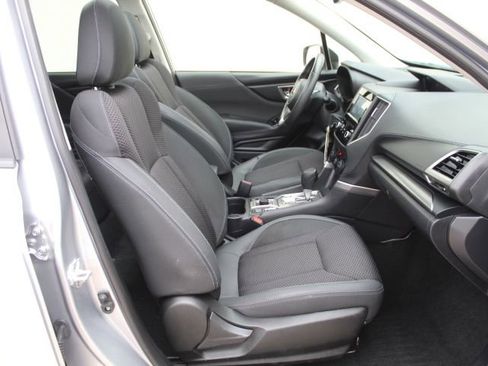 Used 2020 Subaru Forester Premium image 39