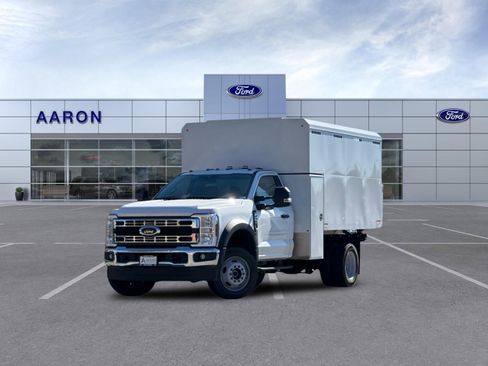 New 2025 Ford F550 4x4 Regular Cab Super Duty w/ XL Chrome Package image 2