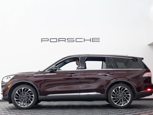 Used 2021 Lincoln Aviator Reserve w/ Equipment Group 201A image 2