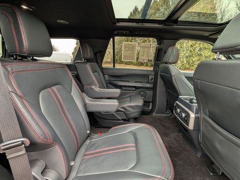 Used 2022 Ford Expedition Limited image 35
