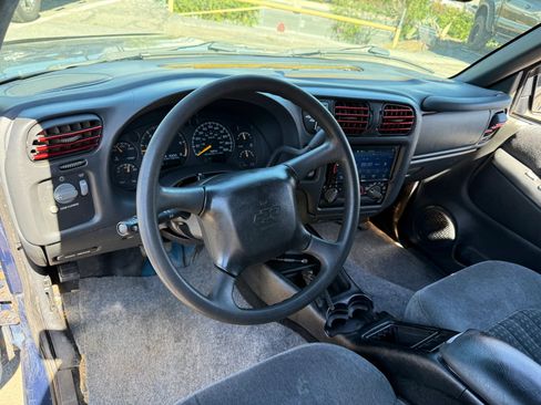 Used 2000 Chevrolet Blazer LS w/ LS Preferred Equipment Group image 10