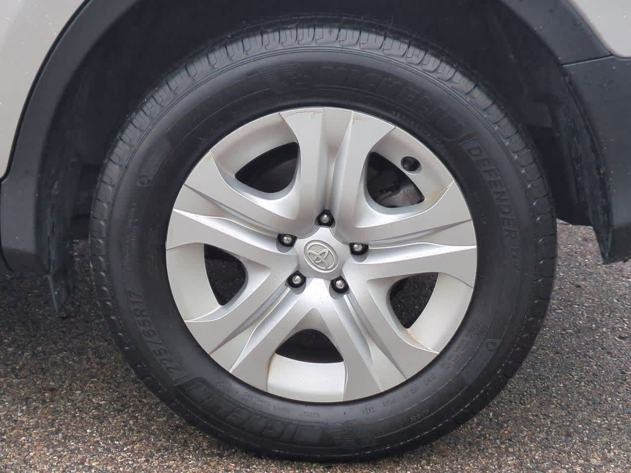 Used 2015 Toyota RAV4 LE AWD/4WD image 13