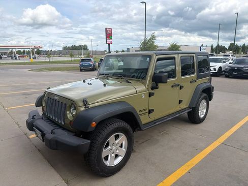 Used 2013 Jeep Wrangler Unlimited Sport AWD/4WD image 12