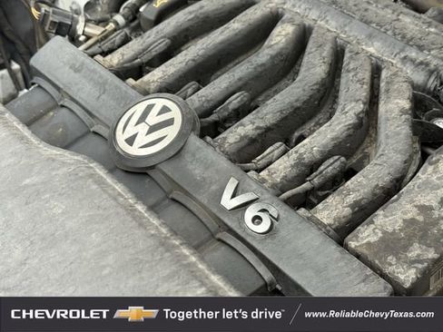 Used 2023 Volkswagen Atlas Cross Sport SEL R-Line AWD/4WD image 34