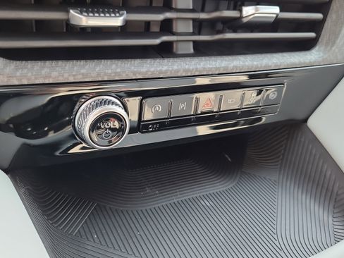 Used 2026 Ford Explorer Platinum w/ LUX Leather Package image 23