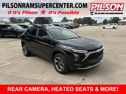Used 2025 Chevrolet Trax LT w/ Driver Confidence Package FWD image 1