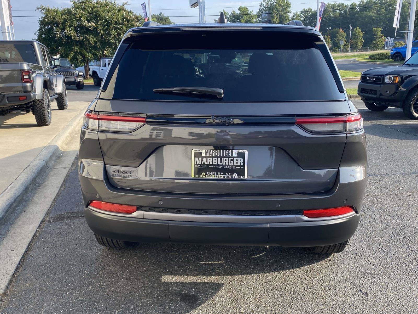 New 2026 Jeep Grand Cherokee Altitude AWD/4WD image 6