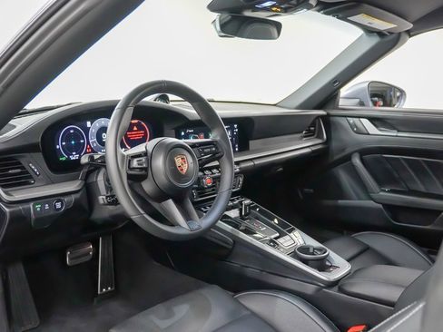 Certified 2025 Porsche 911 Carrera image 4