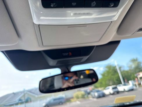 Used 2022 Nissan Pathfinder SL w/ SL Premium Package image 29