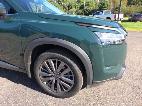 Used 2022 Nissan Pathfinder SL AWD/4WD image 35