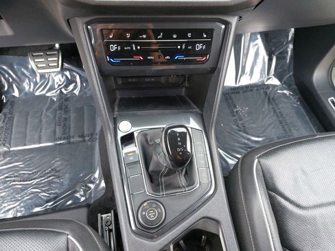 Used 2023 Volkswagen Tiguan SEL R-Line AWD/4WD image 22