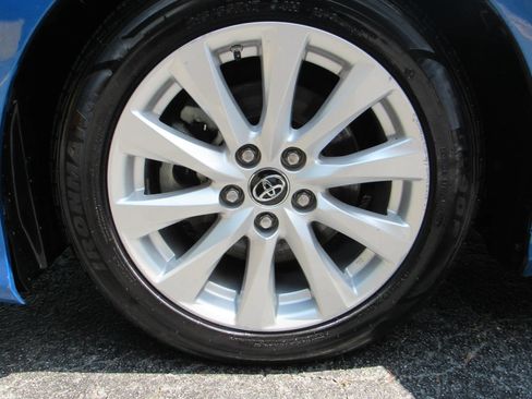 Used 2019 Toyota Camry LE FWD image 25