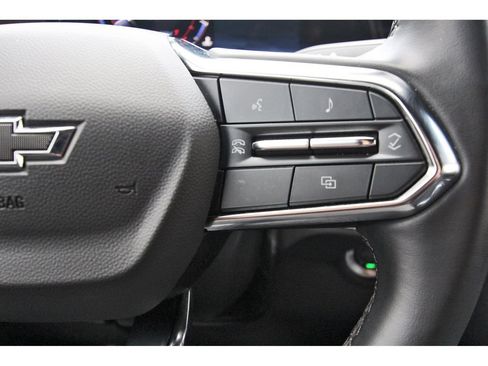 Used 2025 Chevrolet Suburban Z71 AWD/4WD image 18