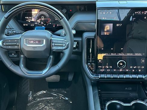 New 2026 GMC Yukon XL AT4 w/ AT4 Premium Plus Package AWD/4WD image 11