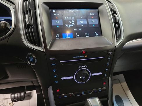 Used 2016 Ford Edge Titanium image 15