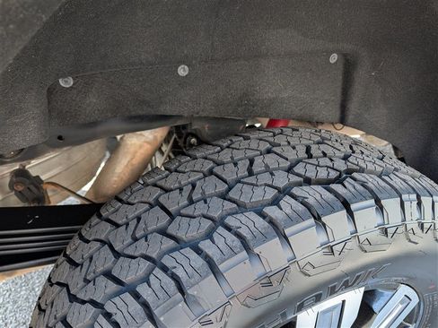 Used 2020 GMC Sierra 2500 AT4 w/ AT4 Premium Package AWD/4WD image 13