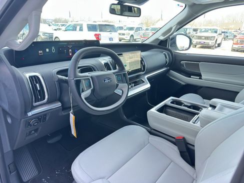 New 2025 Ford Expedition Max Platinum w/ Platinum Ultimate Package image 12