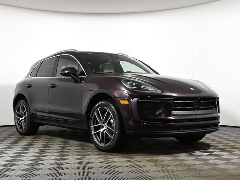 Used 2026 Porsche Macan AWD/4WD image 9