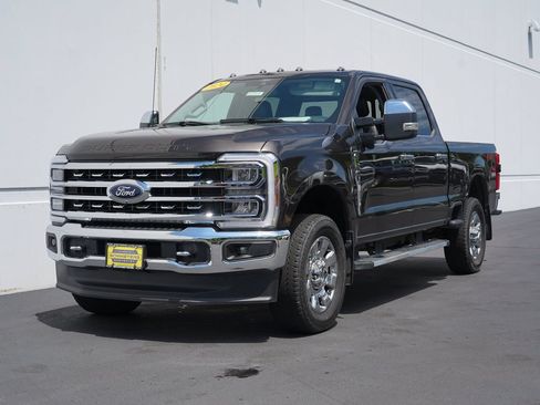Used 2024 Ford F250 Lariat w/ Chrome Package AWD/4WD image 7
