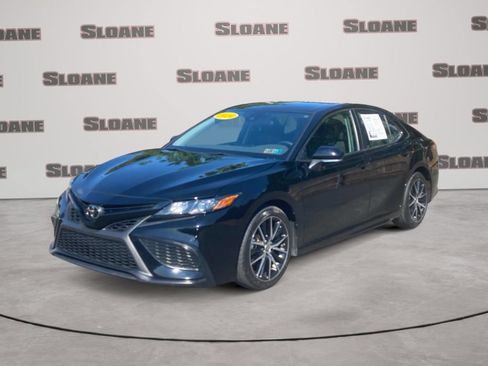 Used 2024 Toyota Camry SE FWD image 1