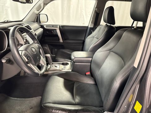 Used 2010 Toyota 4Runner Limited AWD/4WD image 3