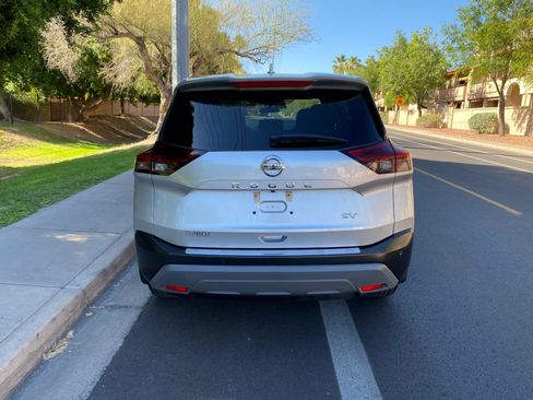Used 2021 Nissan Rogue SV FWD image 5