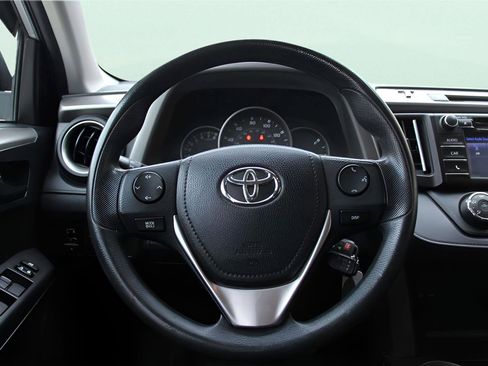 Used 2016 Toyota RAV4 LE image 14