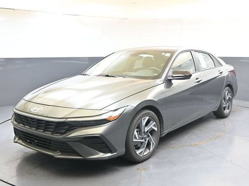 Used 2025 Hyundai Elantra Sport FWD image 1