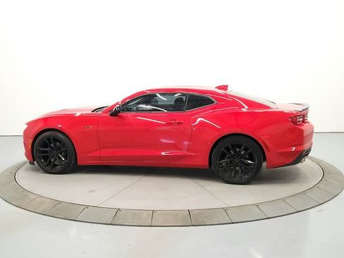 Used 2020 Chevrolet Camaro LT w/ Black Appearance Package RWD image 4