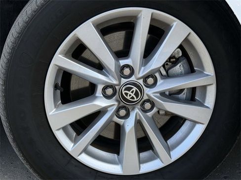 Used 2025 Toyota Camry LE image 10