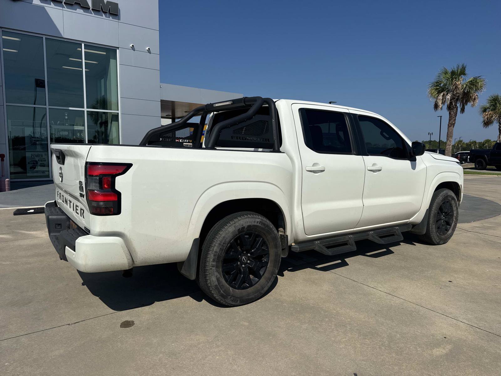 Used 2023 Nissan Frontier SV w/ Midnight Edition Package RWD image 7