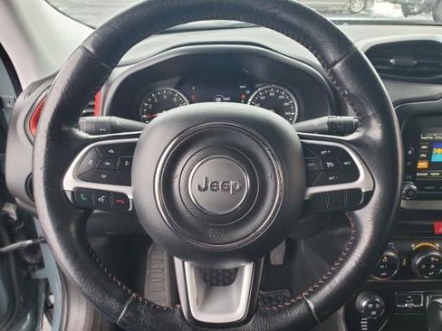 Used 2016 Jeep Renegade Trailhawk image 19