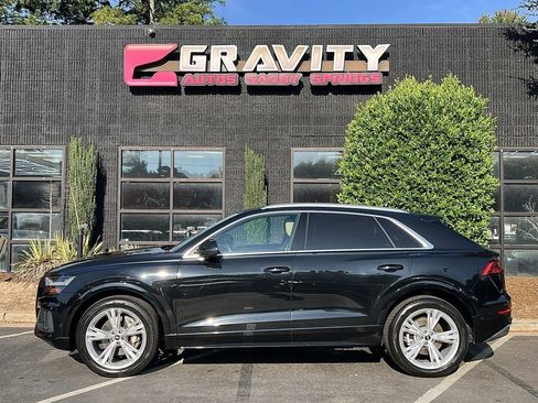 Used 2023 Audi Q8 Prestige image 9