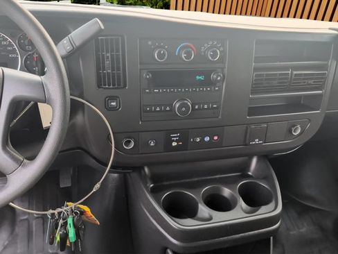 Used 2021 Chevrolet Express 2500 RWD image 13